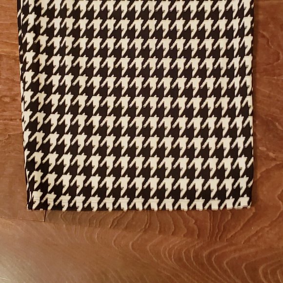 Brat Star. Beauti black and white stretch skirt Up to the knees houndstooth, - Picture 9 of 11